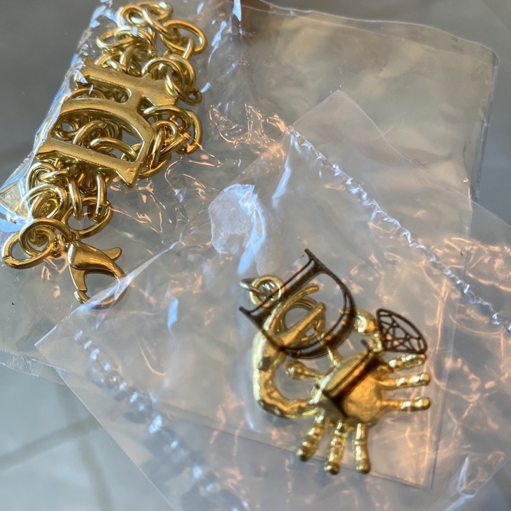 Diamonds International Charm Bracelet & Crab Charm